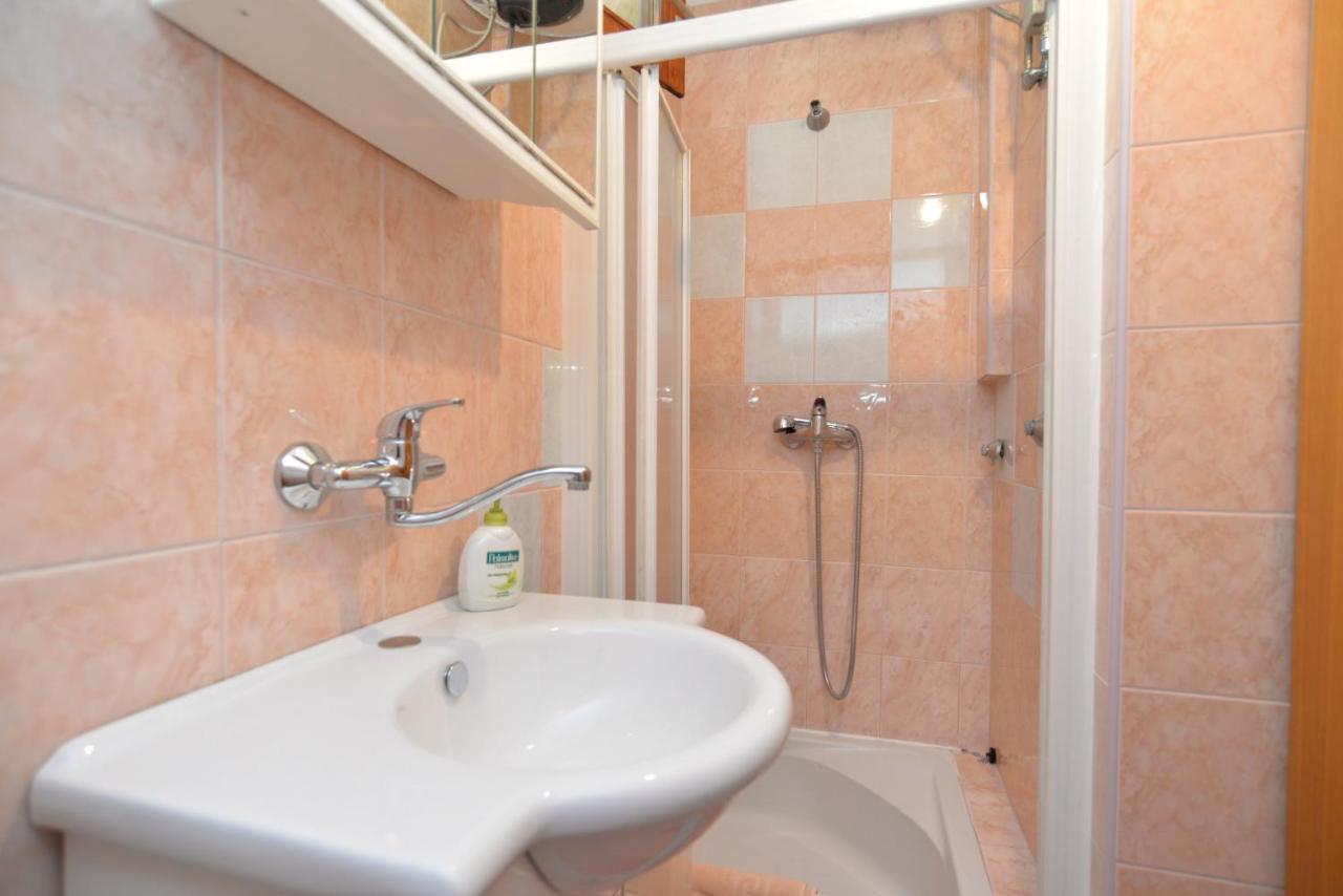 App & Rooms Rovinj 1068 Exterior photo
